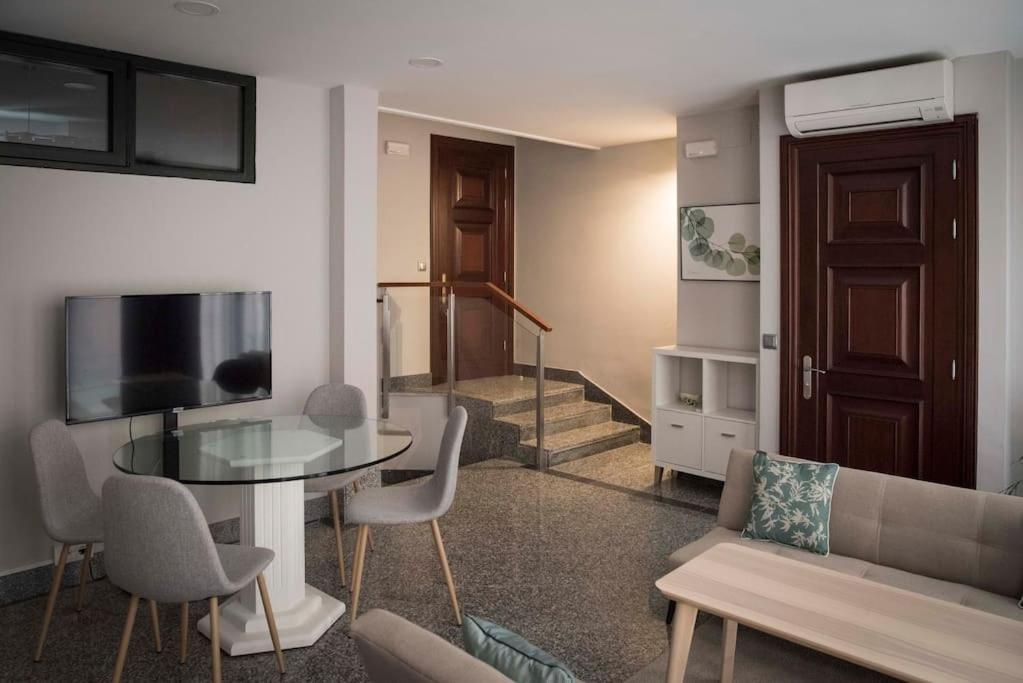 Apartamento En Centro Historico Con Patio Romano San Lorenzo de El Escorial Bagian luar foto