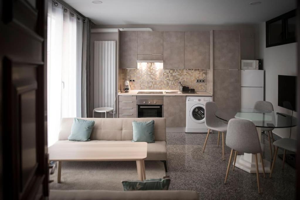 Apartamento En Centro Historico Con Patio Romano San Lorenzo de El Escorial Bagian luar foto