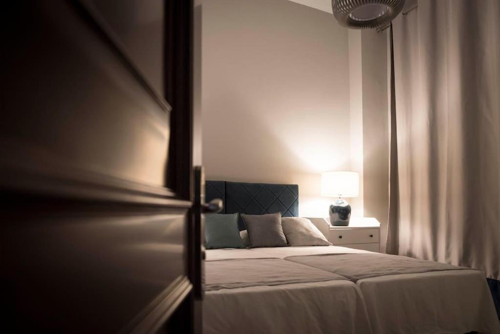 Apartamento En Centro Historico Con Patio Romano San Lorenzo de El Escorial Bagian luar foto